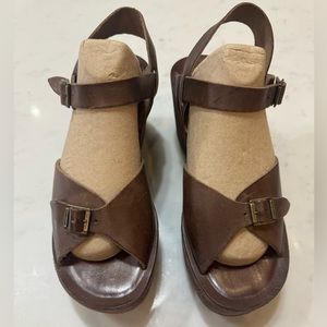 Women’s size 9 Kork Ease brown wedges